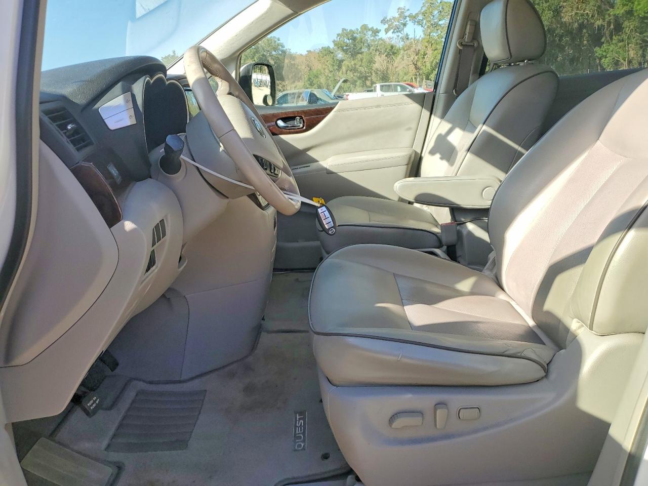 2015 NISSAN QUEST S photo 7