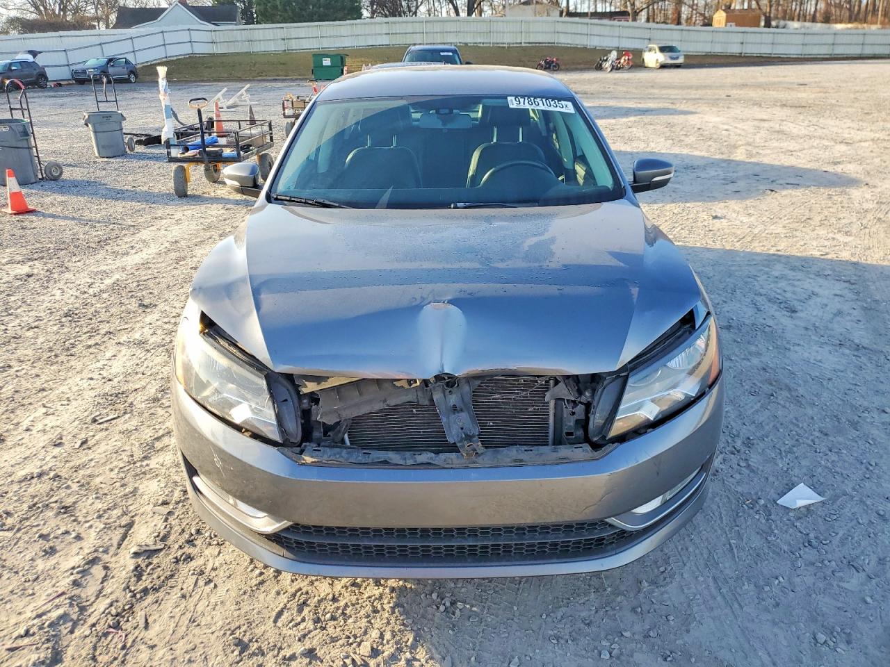 2015 VOLKSWAGEN PASSAT S photo 5