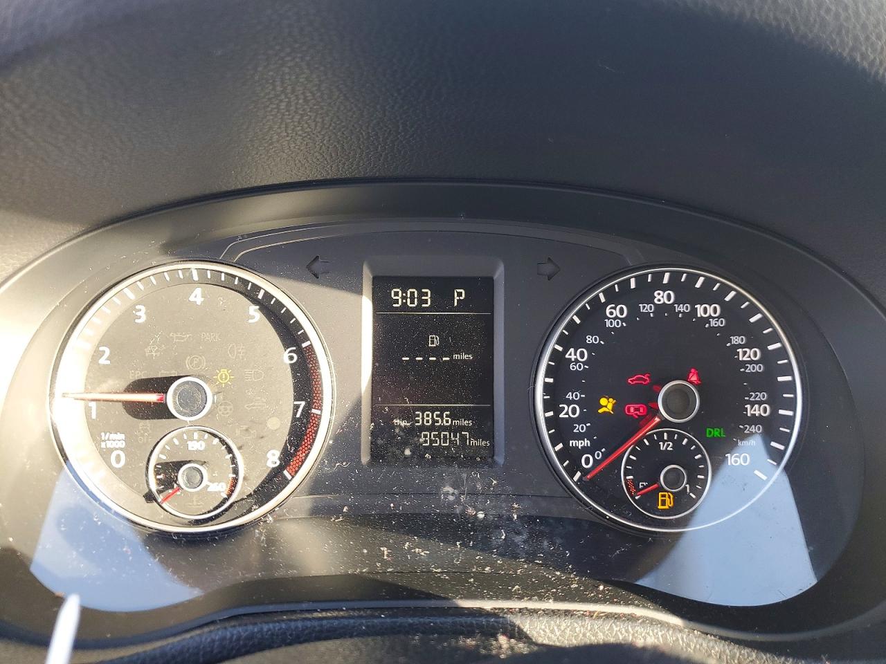 2015 VOLKSWAGEN PASSAT S photo 9