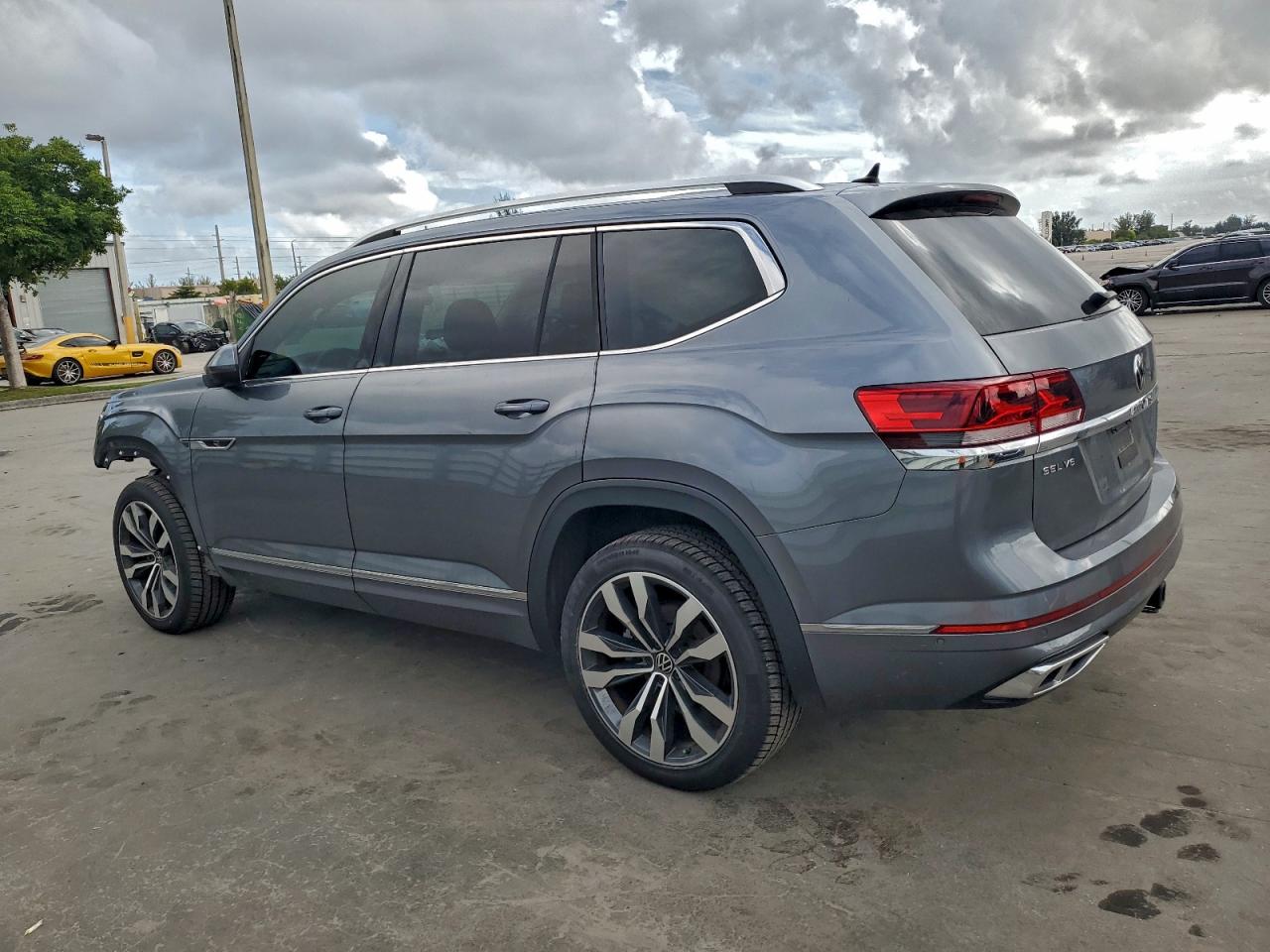 2023 VOLKSWAGEN ATLAS SEL PREMIUM R-LINE photo 4