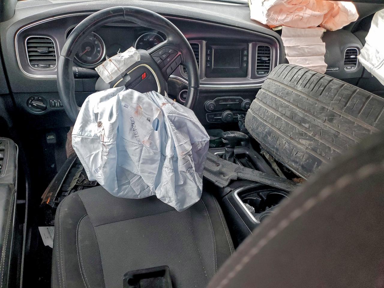 2017 DODGE CHARGER SE photo 8