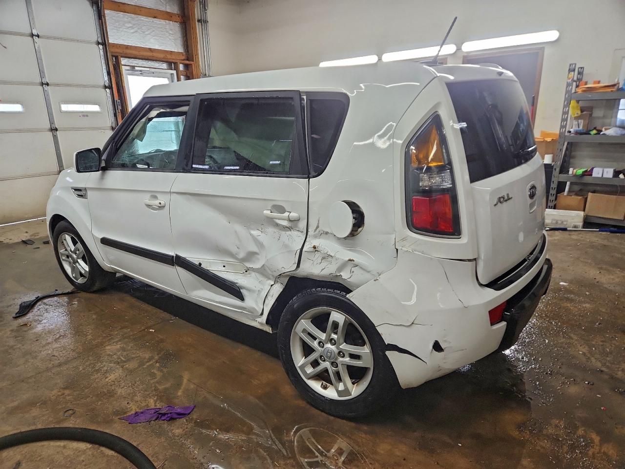2011 KIA SOUL + photo 5