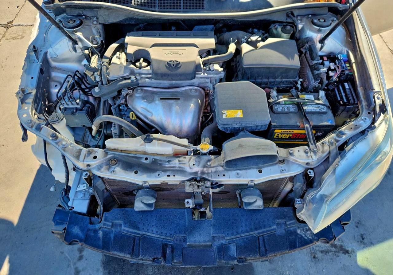2015 TOYOTA CAMRY SE photo 11