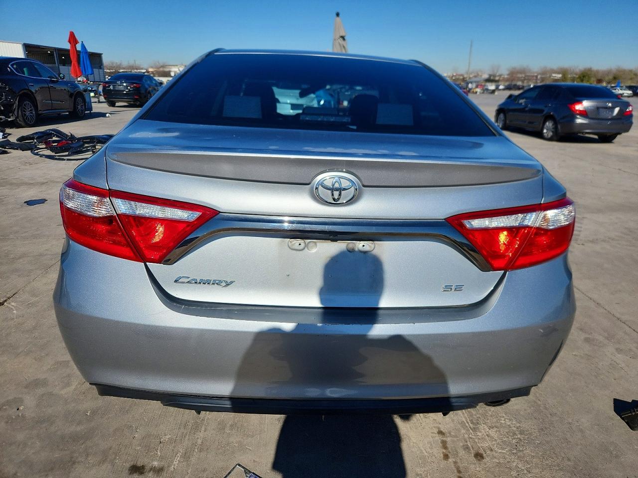 2015 TOYOTA CAMRY SE photo 6