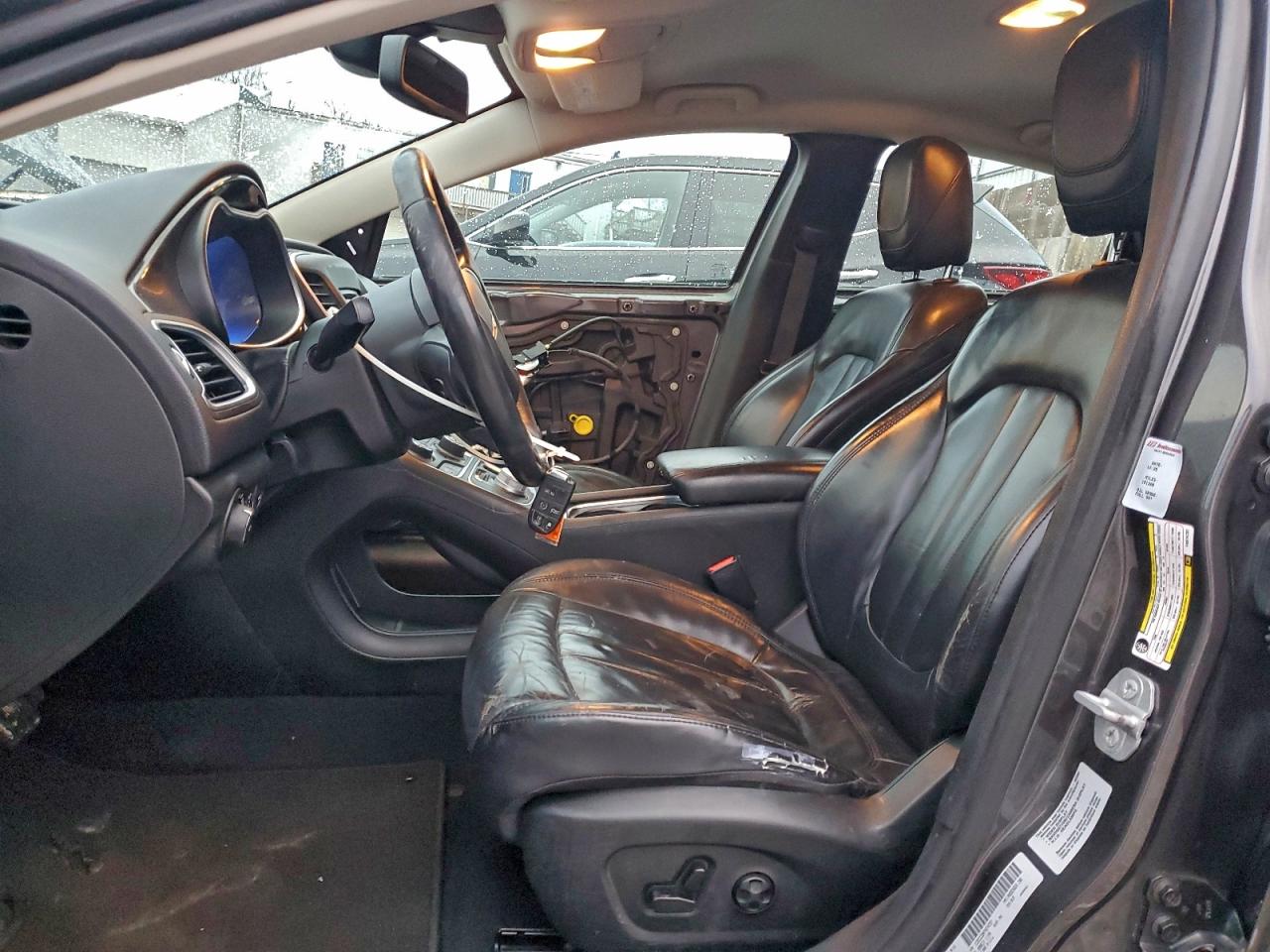 2015 CHRYSLER 200 C photo 7