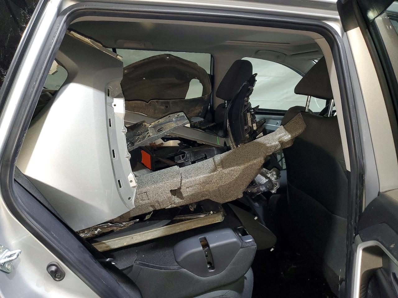 2024 TOYOTA RAV4 XLE photo 11