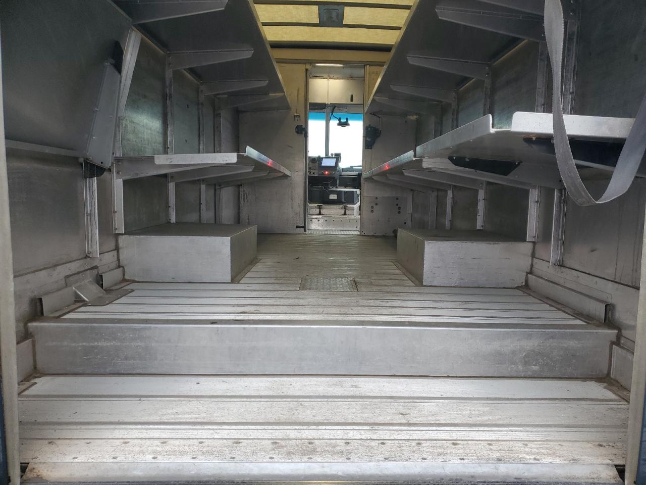 2020 FORD F59 *** STEP VAN *** photo 10