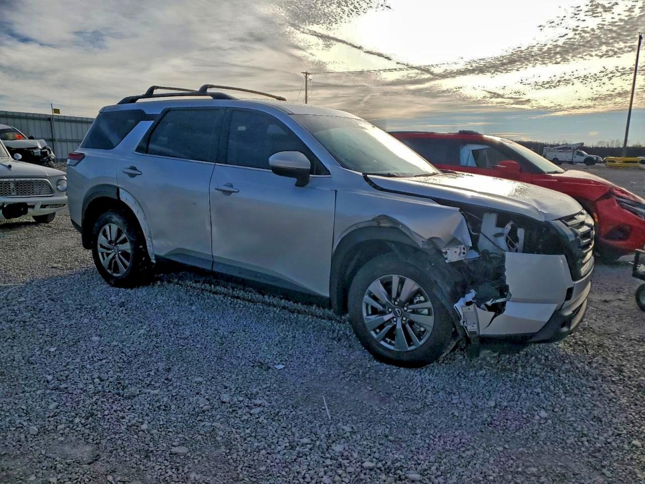 2023 NISSAN PATHFINDER SV photo 4