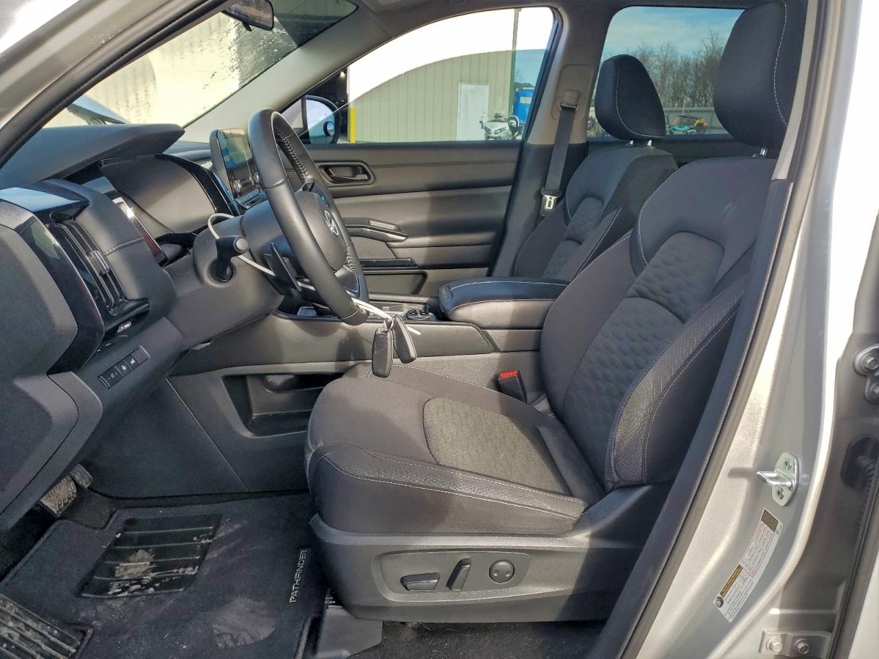 2023 NISSAN PATHFINDER SV photo 7