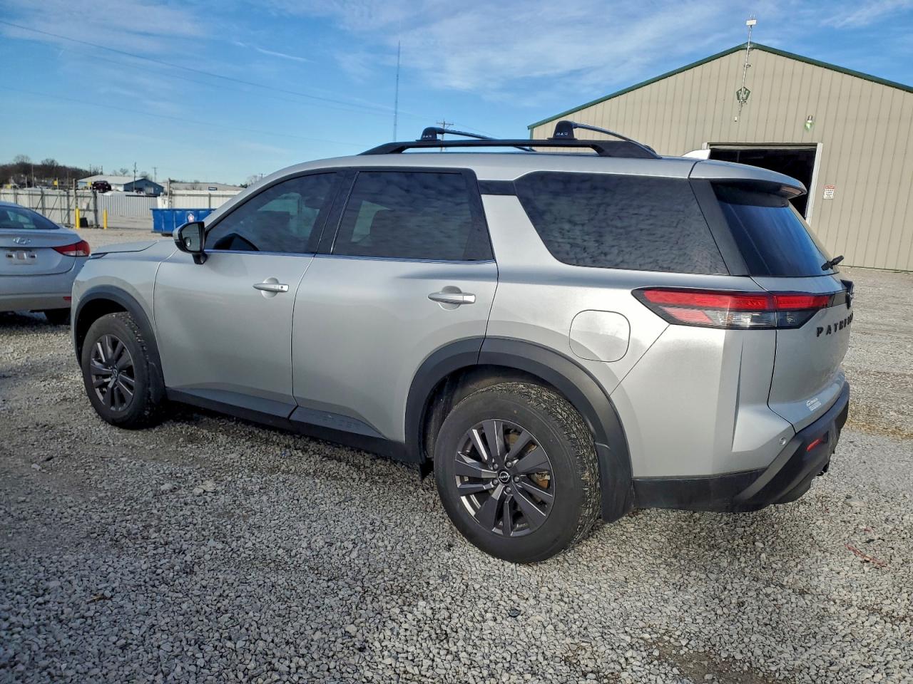 2023 NISSAN PATHFINDER SV photo 2