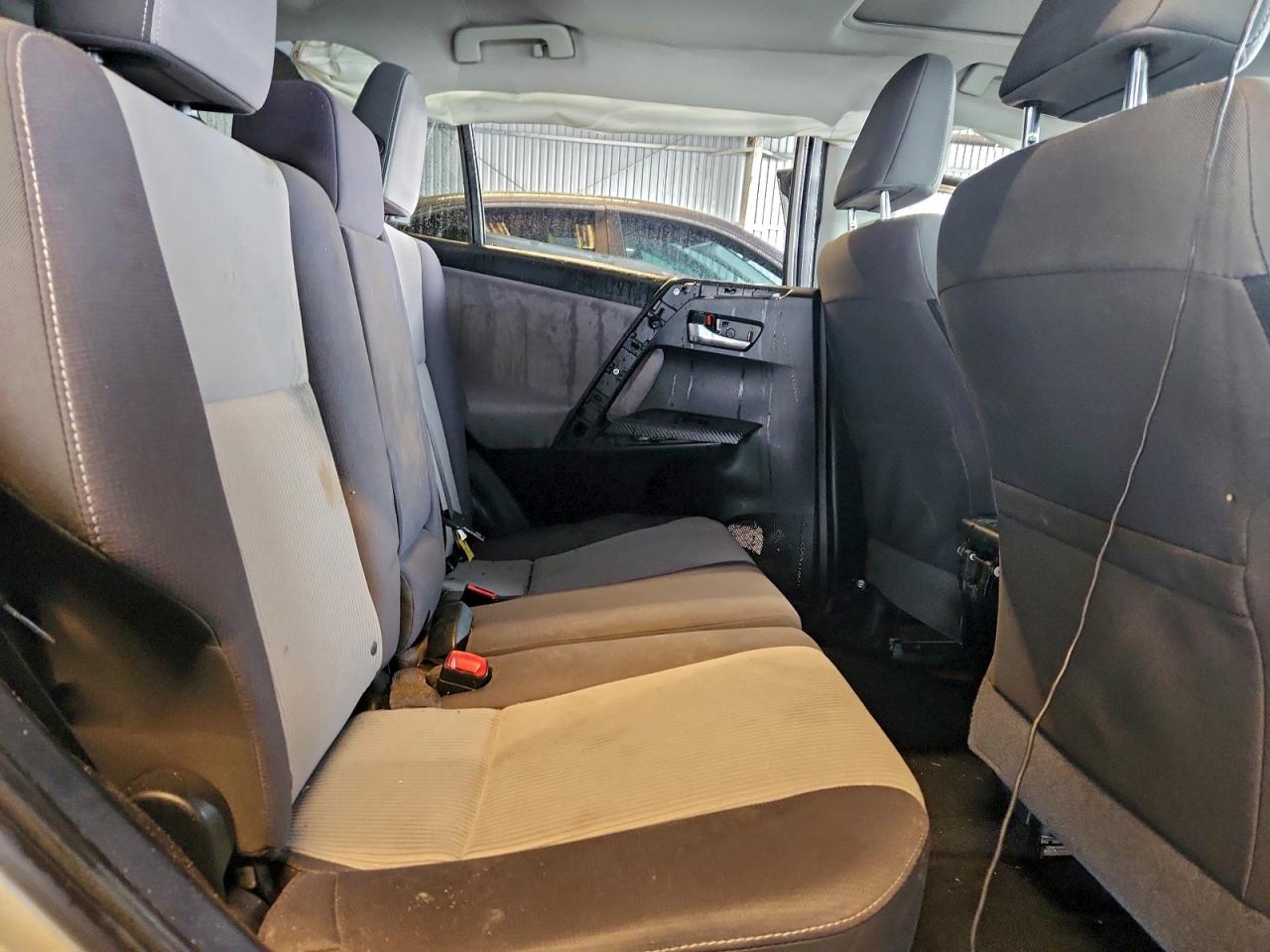 2015 TOYOTA RAV4 XLE photo 11
