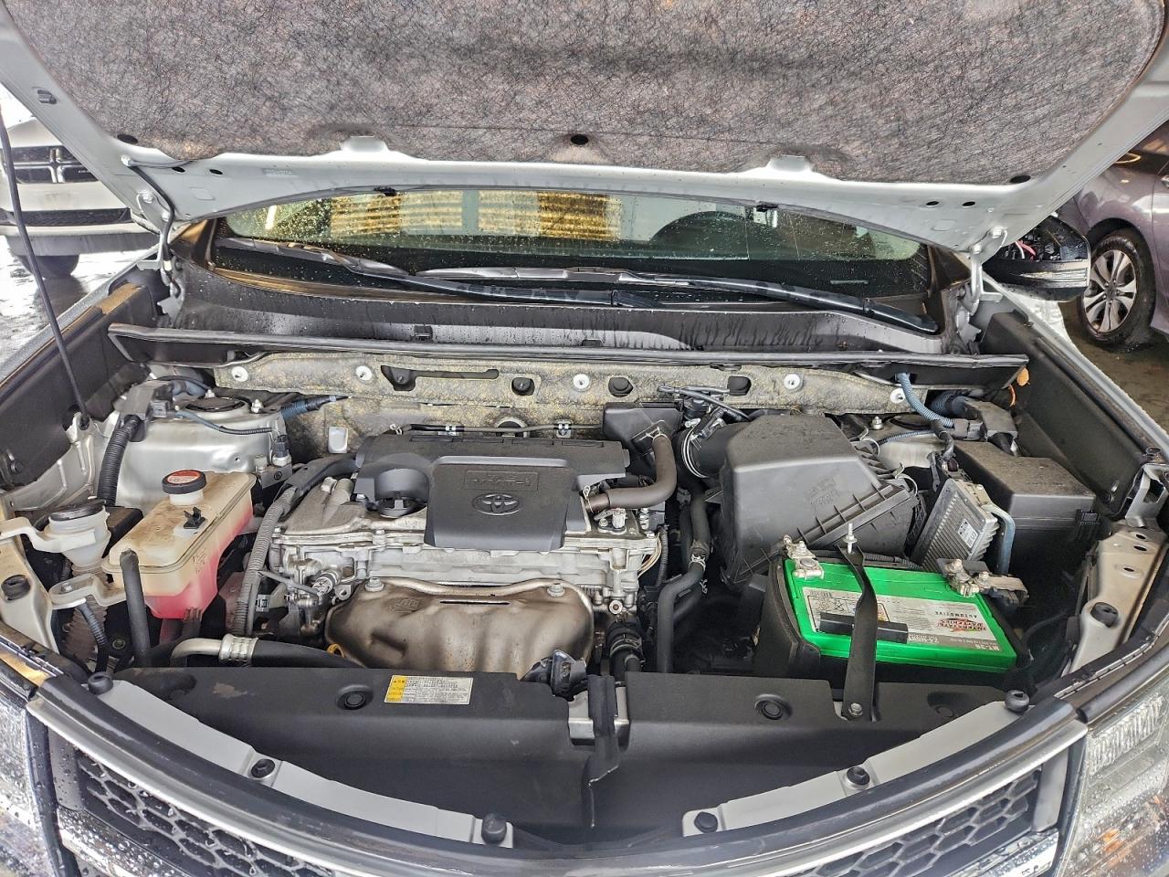 2015 TOYOTA RAV4 XLE photo 12