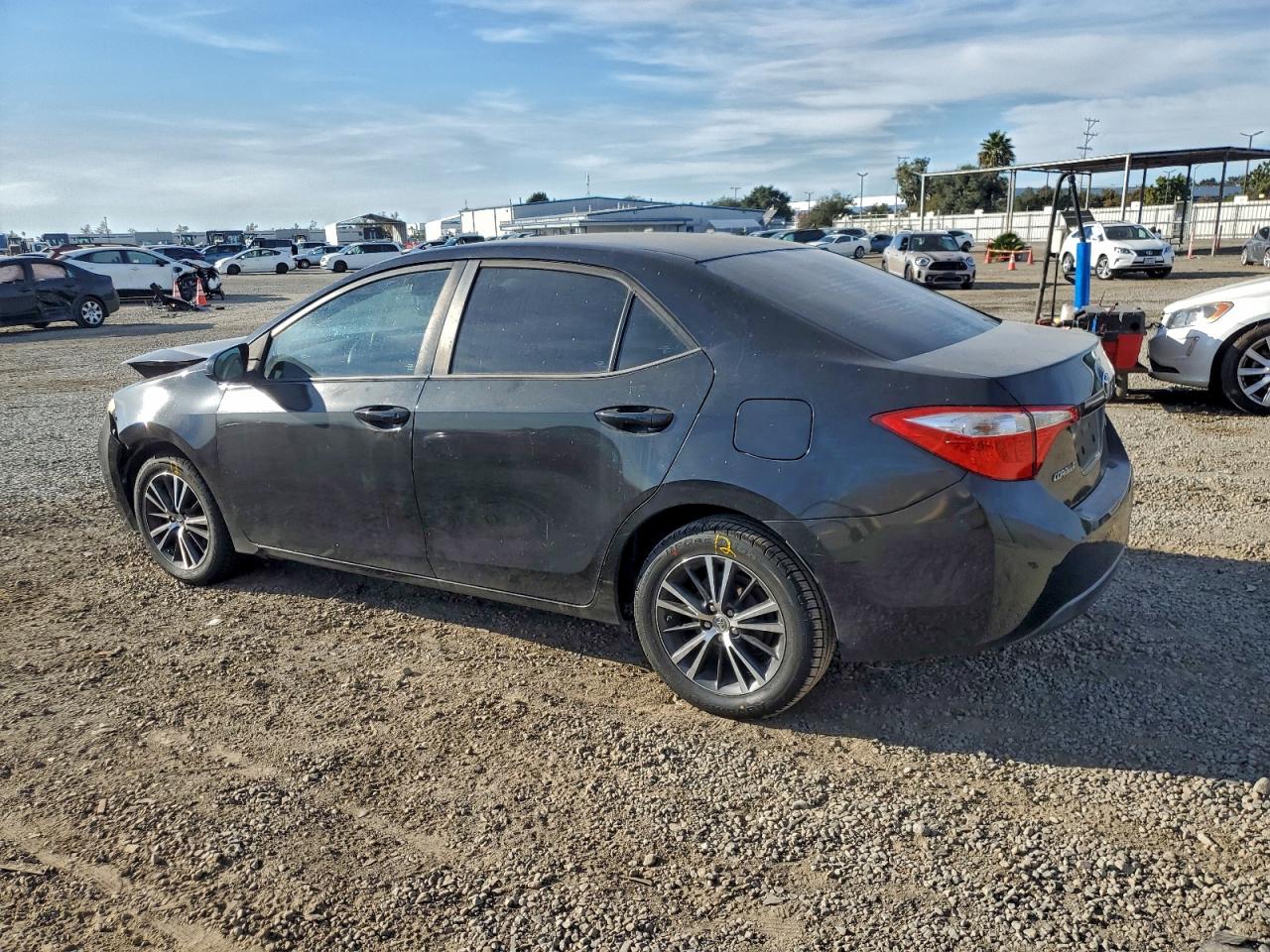 2016 TOYOTA COROLLA L photo 3
