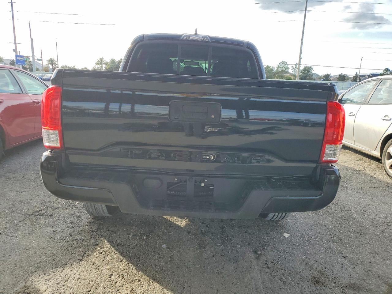 2017 TOYOTA TACOMA SR photo 6