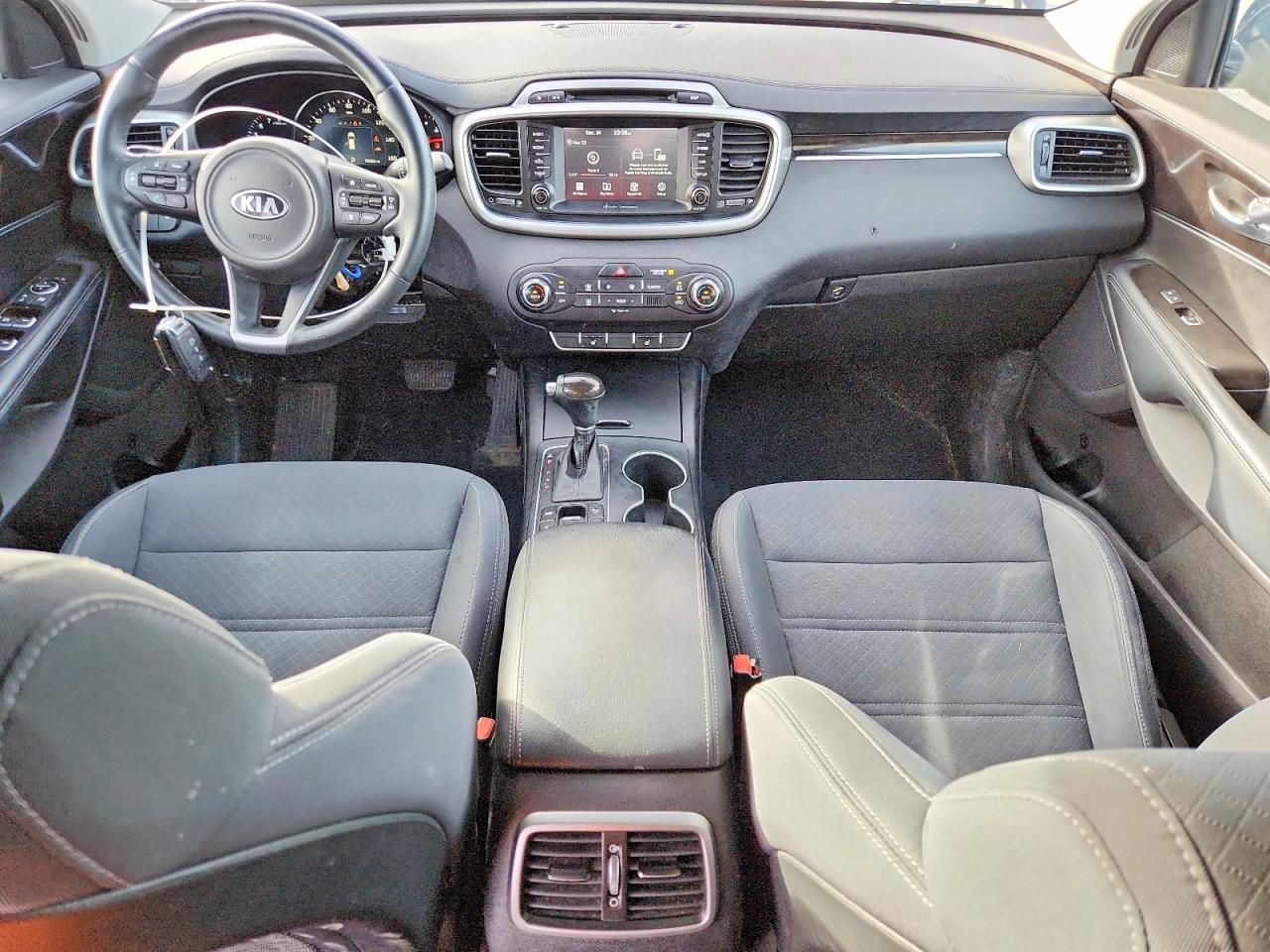 2017 KIA SORENTO LX photo 15