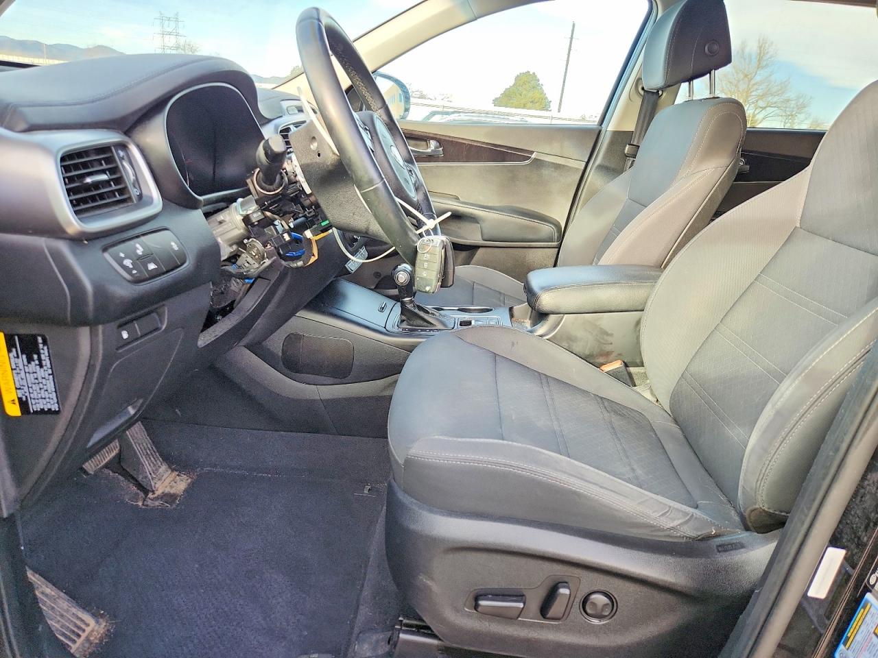 2017 KIA SORENTO LX photo 13