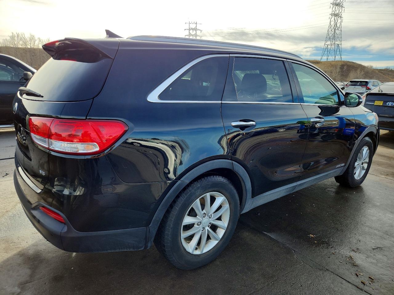 2017 KIA SORENTO LX photo 5