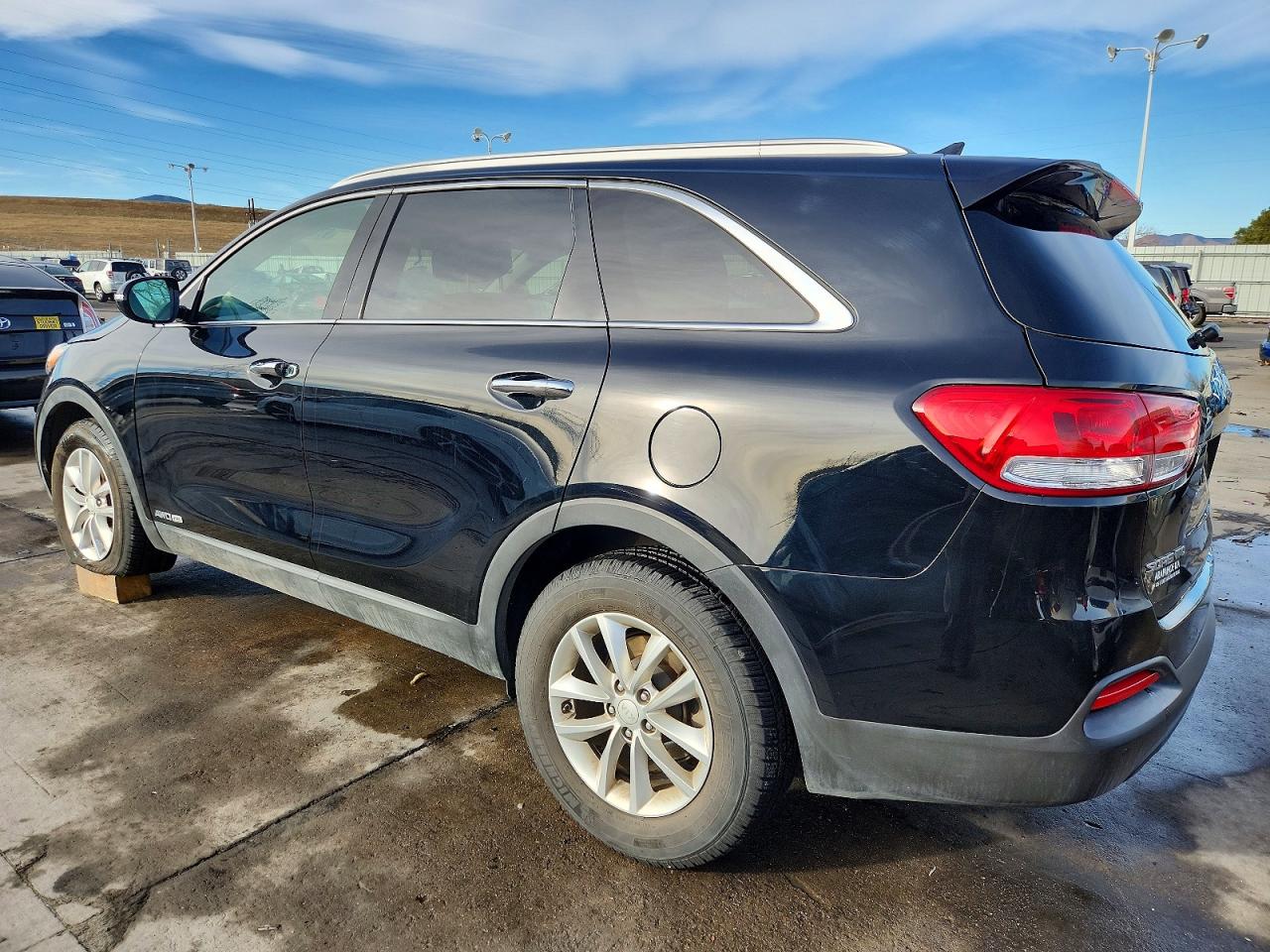 2017 KIA SORENTO LX photo 3