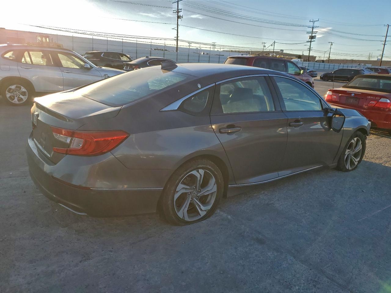 2018 HONDA ACCORD EXL photo 5