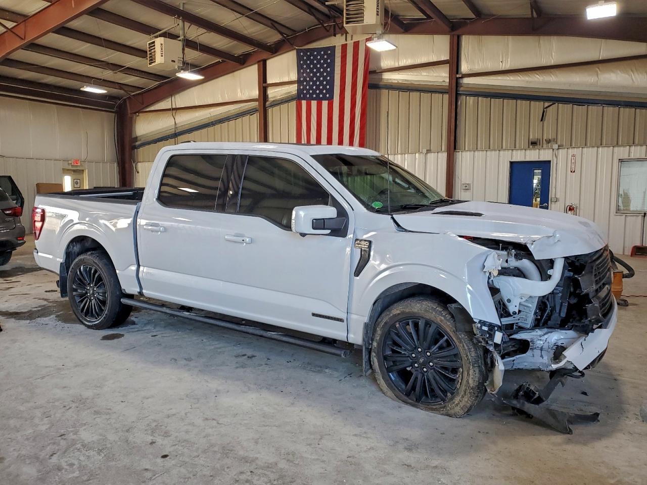 2025 FORD F150 PLATINUM photo 4