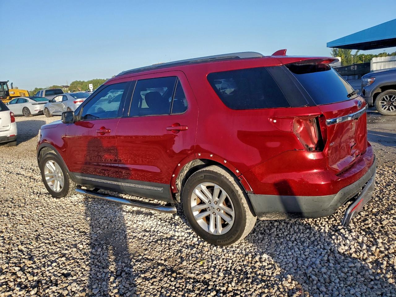 2017 FORD EXPLORER XLT photo 2