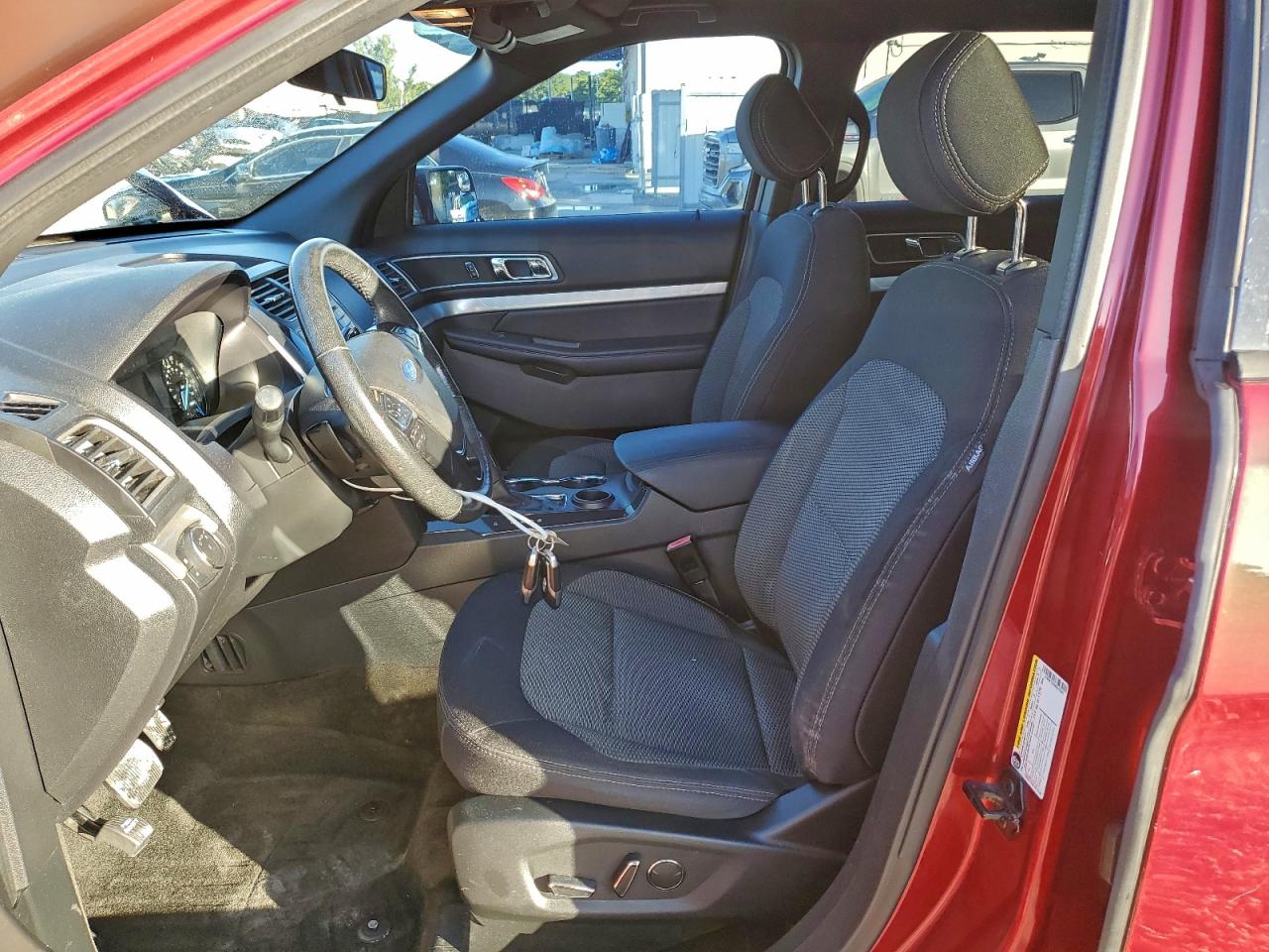 2017 FORD EXPLORER XLT photo 7
