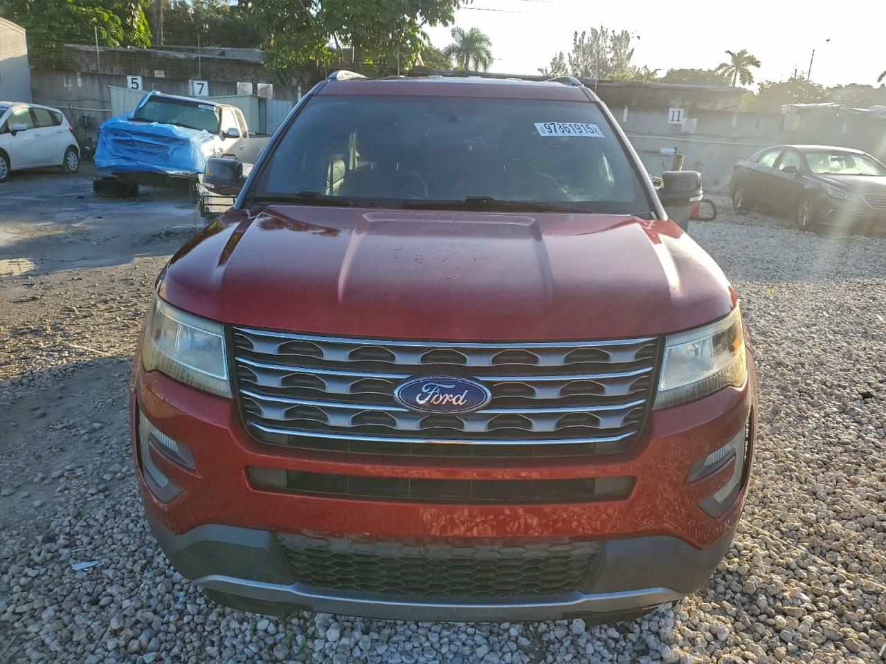 2017 FORD EXPLORER XLT photo 5