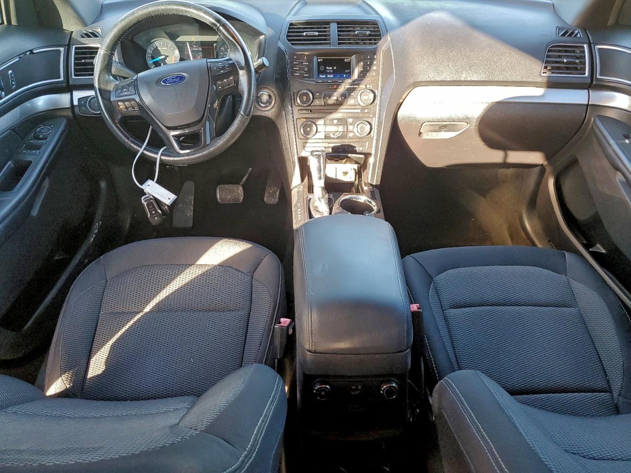 2017 FORD EXPLORER XLT photo 8