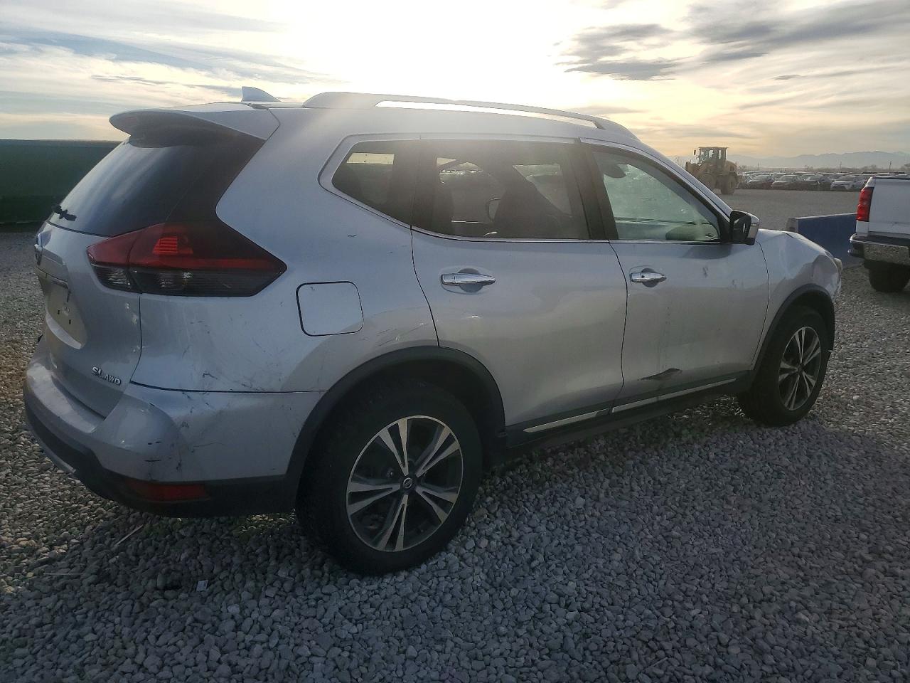 2018 NISSAN ROGUE S photo 3