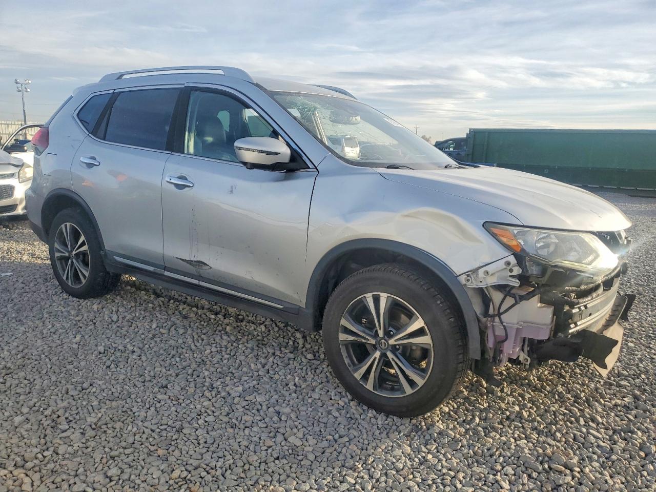 2018 NISSAN ROGUE S photo 4