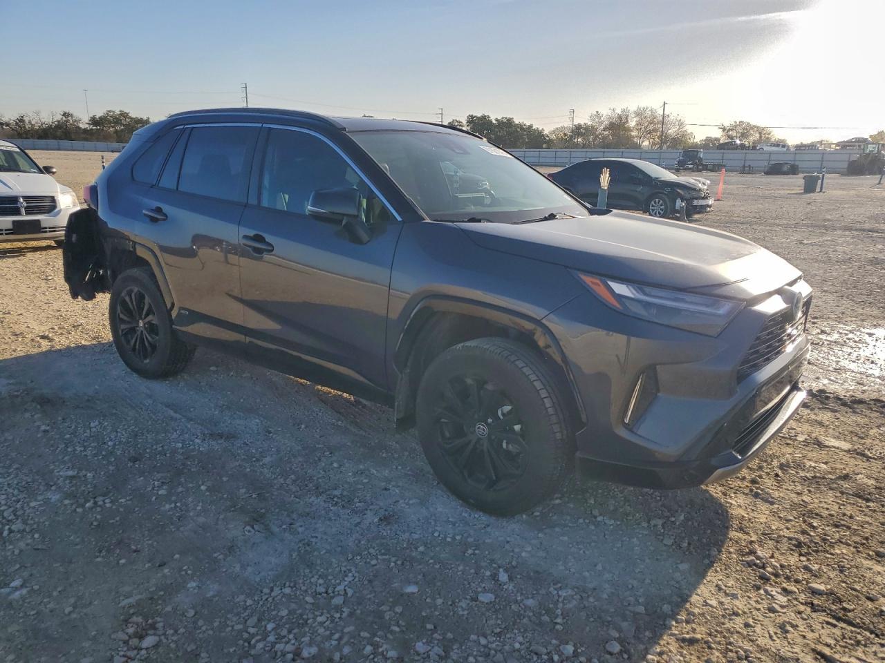 2022 TOYOTA RAV4 XSE photo 4