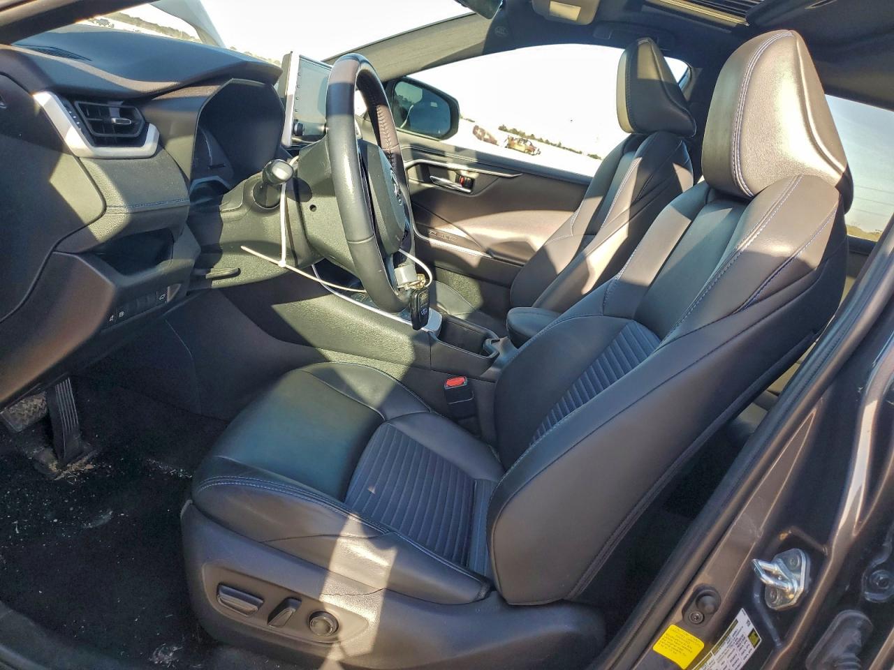 2022 TOYOTA RAV4 XSE photo 7