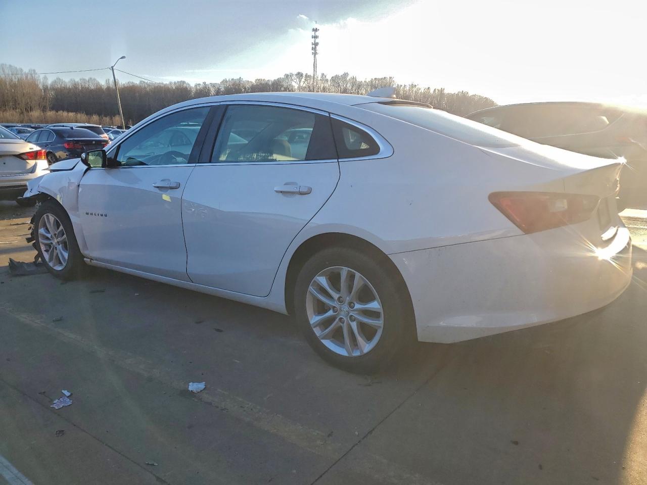 2018 CHEVROLET MALIBU LT photo 4