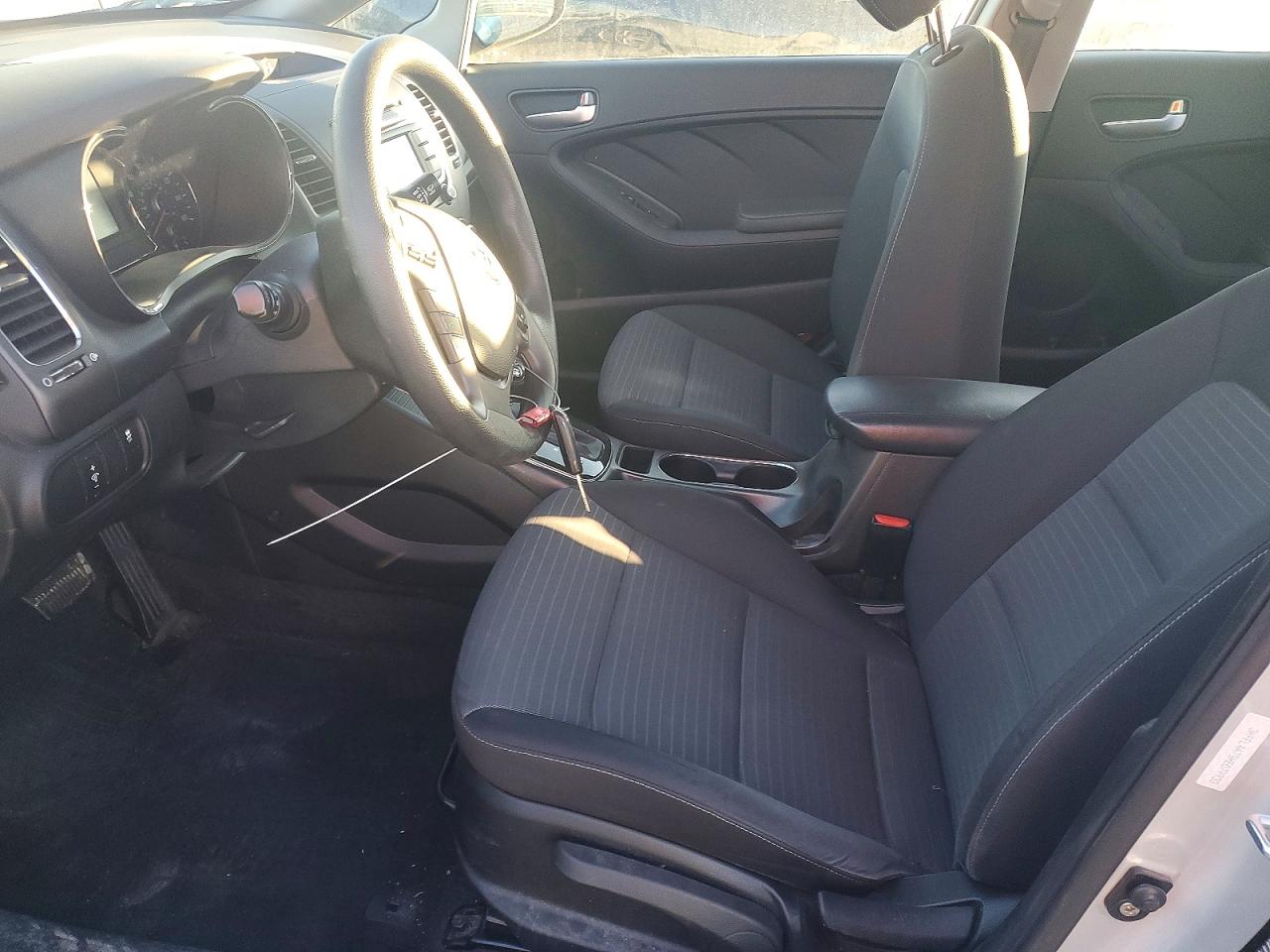 2017 KIA FORTE LX photo 7