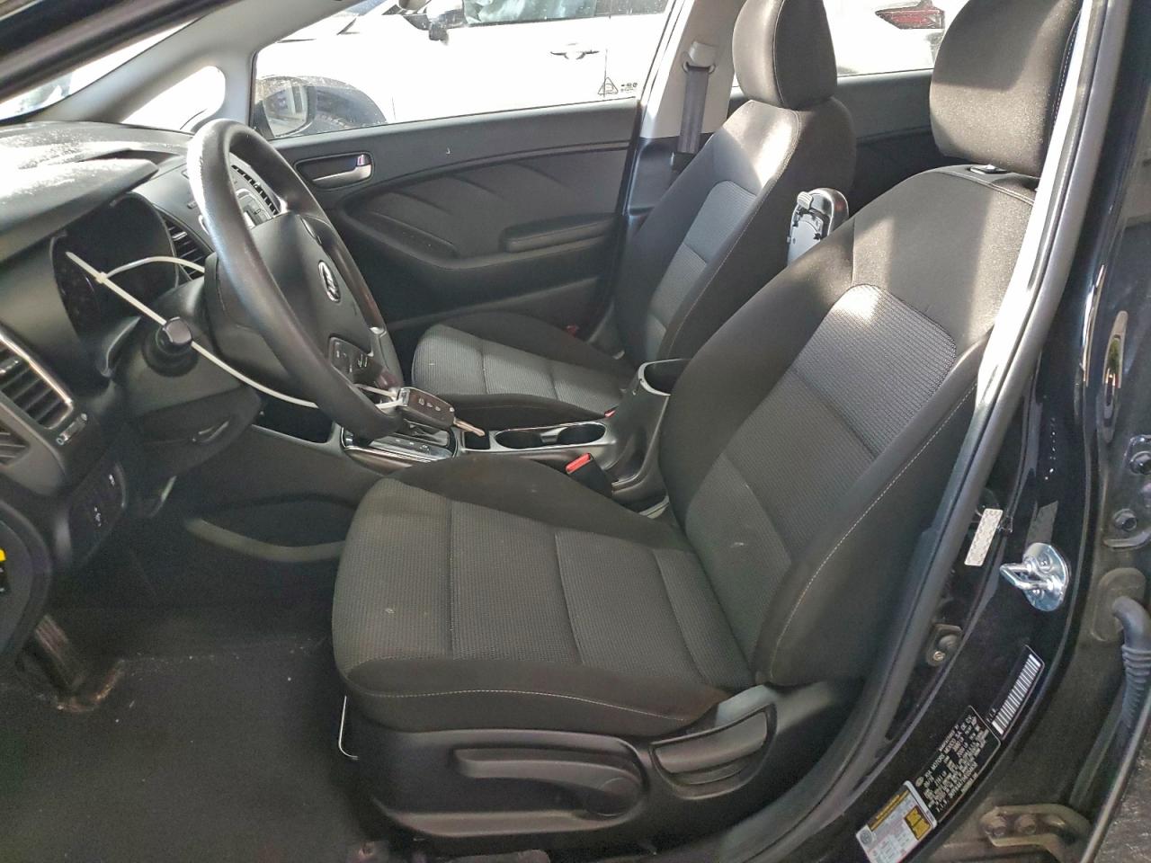 2017 KIA FORTE LX photo 7