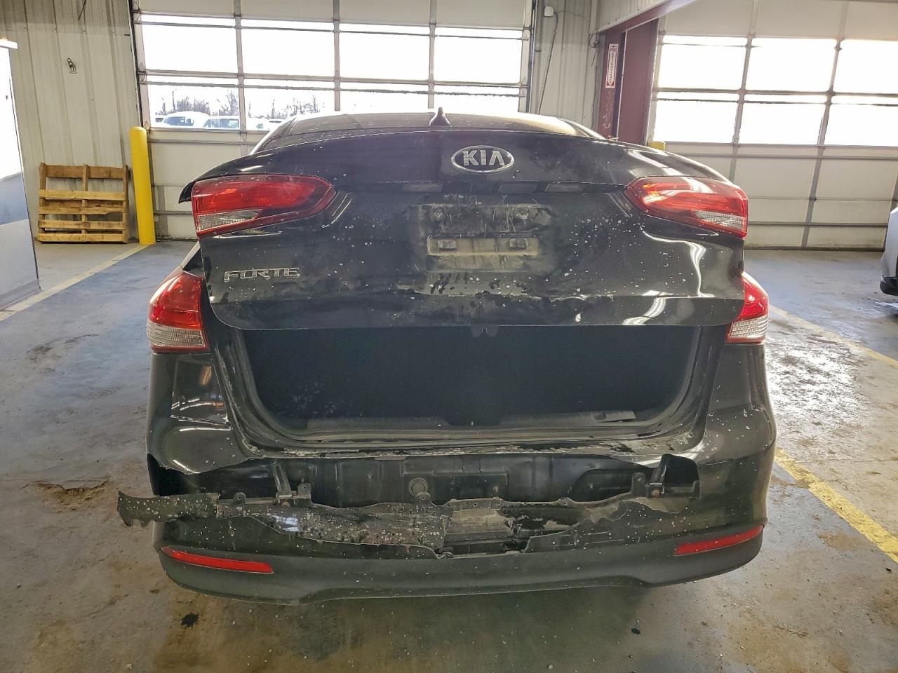 2017 KIA FORTE LX photo 6