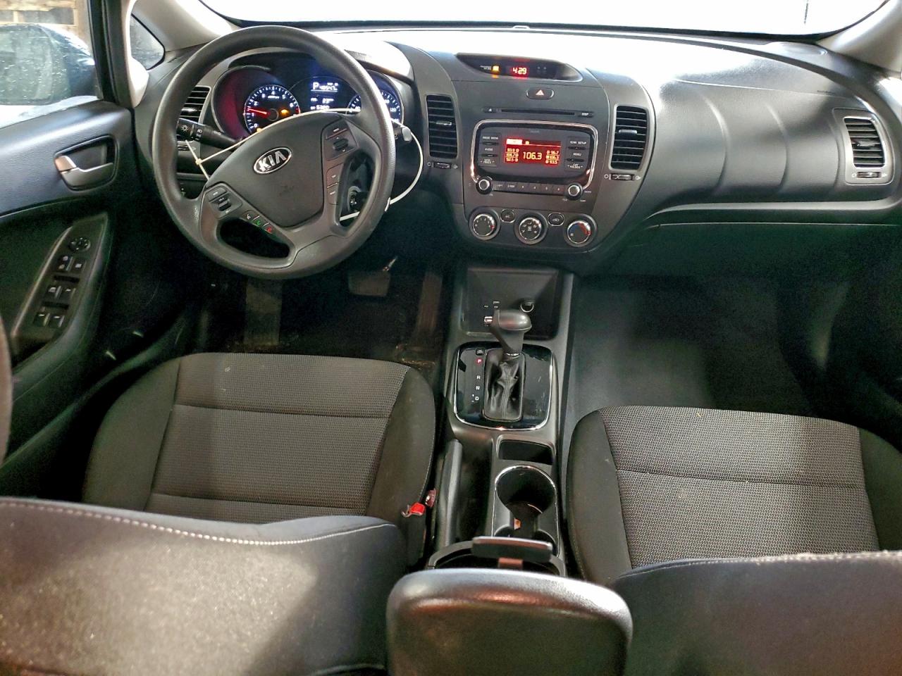 2017 KIA FORTE LX photo 8