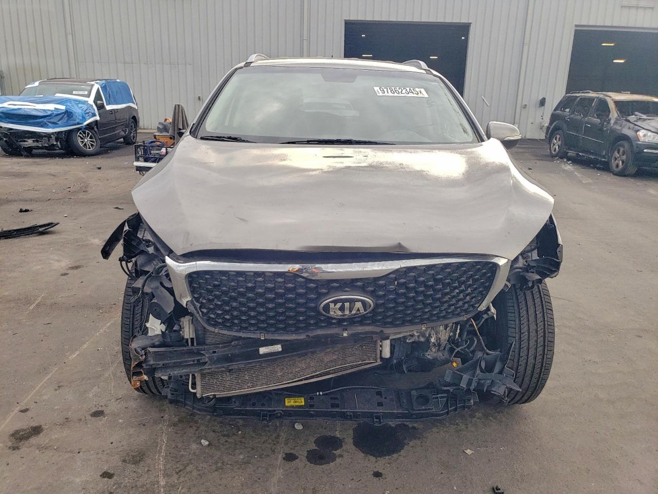2016 KIA SORENTO LX photo 5