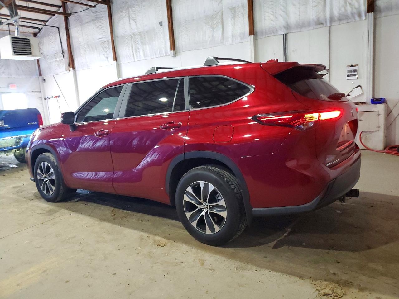 2023 TOYOTA HIGHLANDER L photo 2