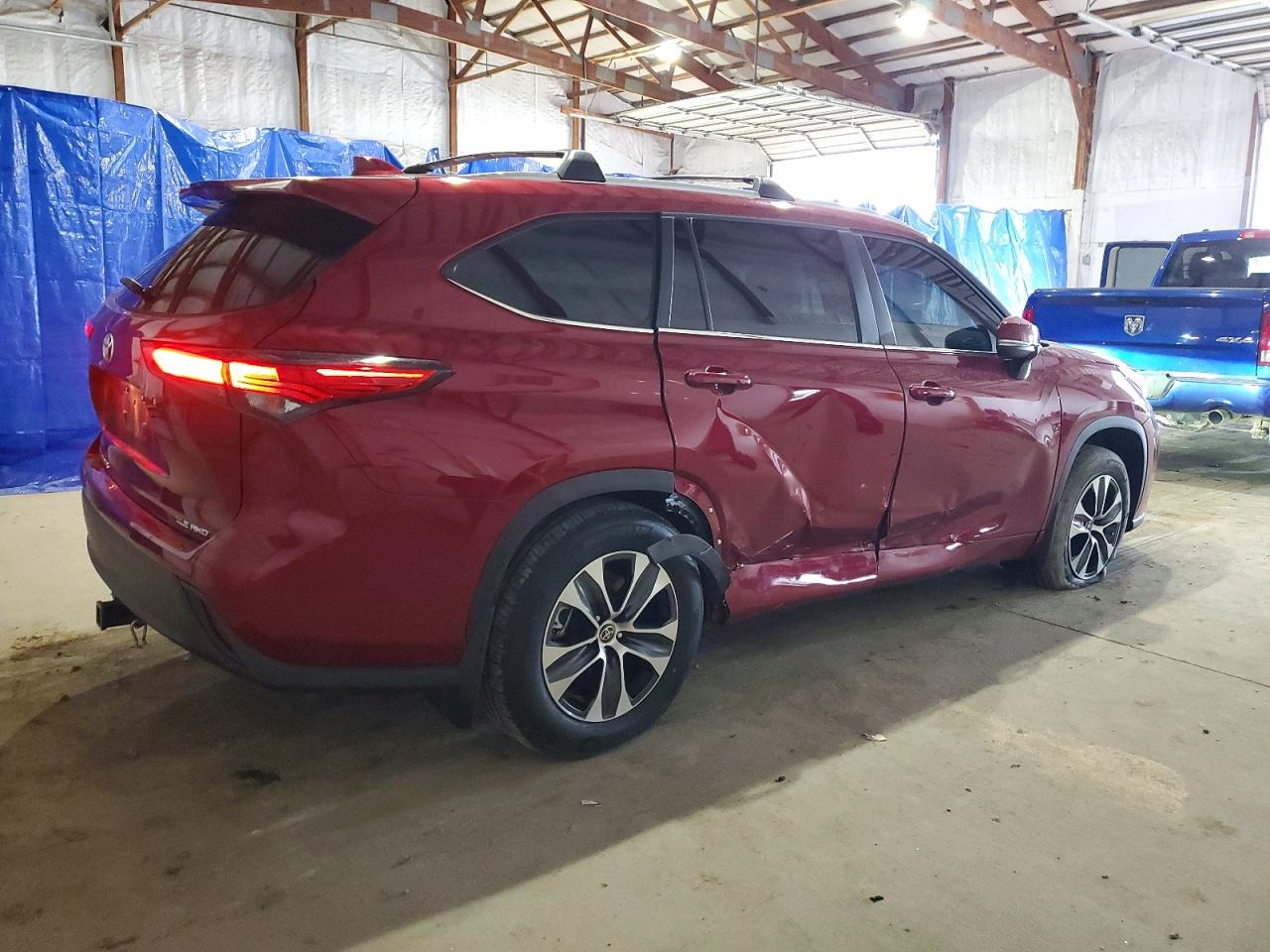 2023 TOYOTA HIGHLANDER L photo 3