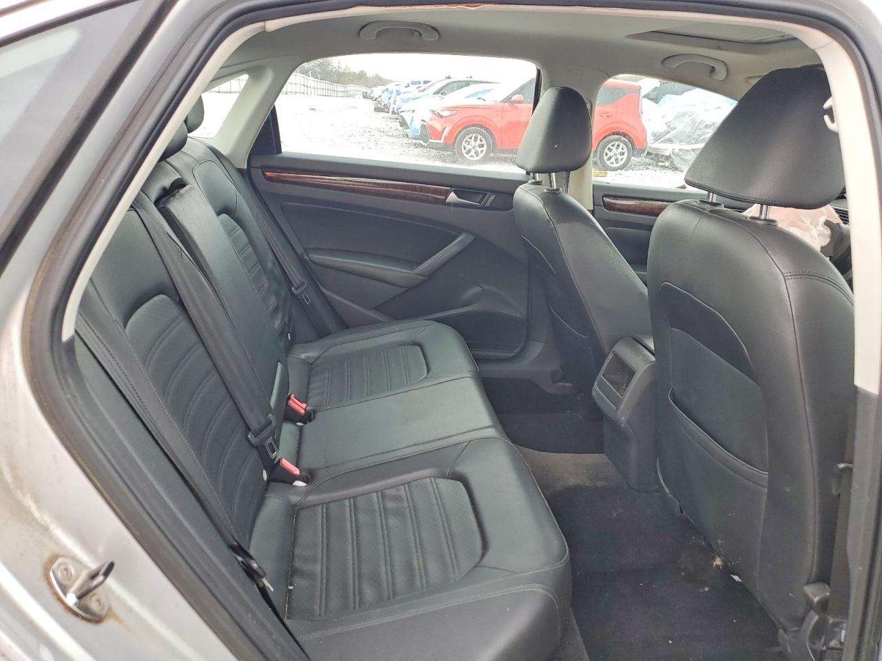 2012 VOLKSWAGEN PASSAT SEL photo 19