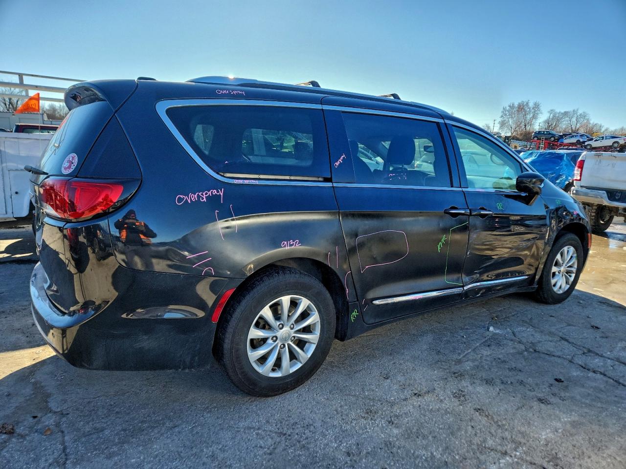 2019 CHRYSLER PACIFICA TOURING L photo 3