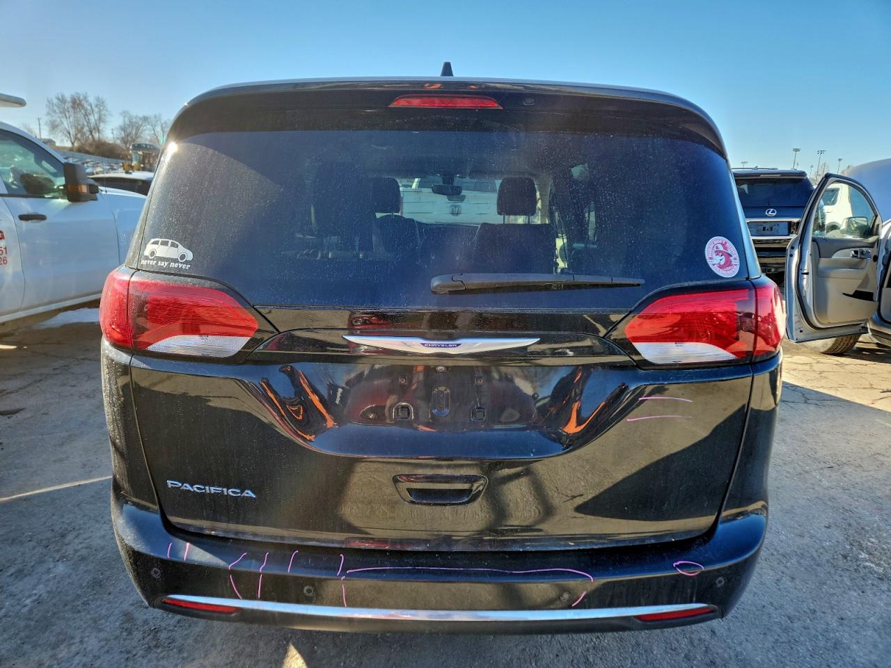 2019 CHRYSLER PACIFICA TOURING L photo 6