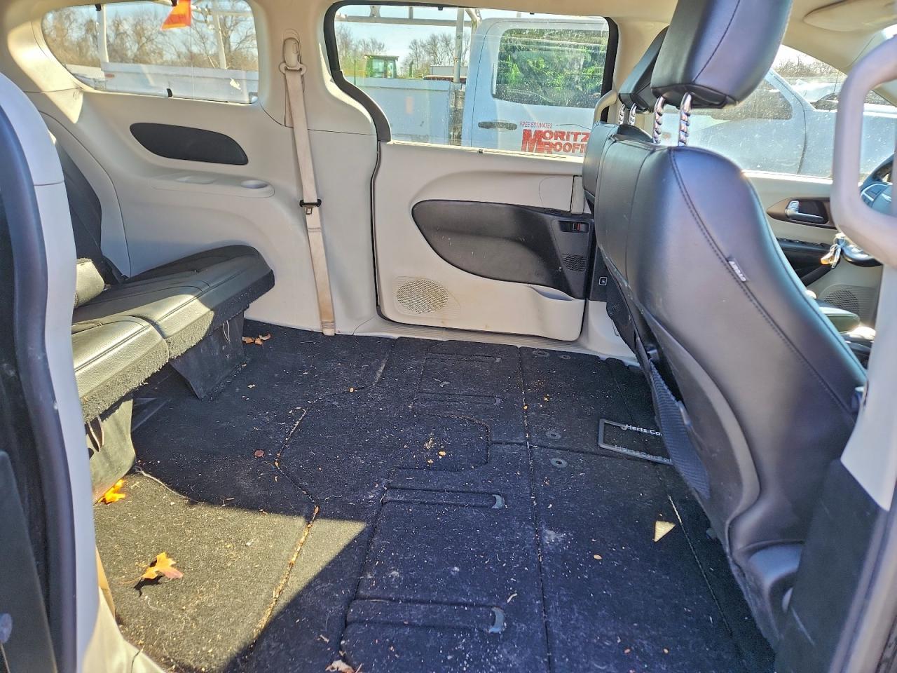 2019 CHRYSLER PACIFICA TOURING L photo 11