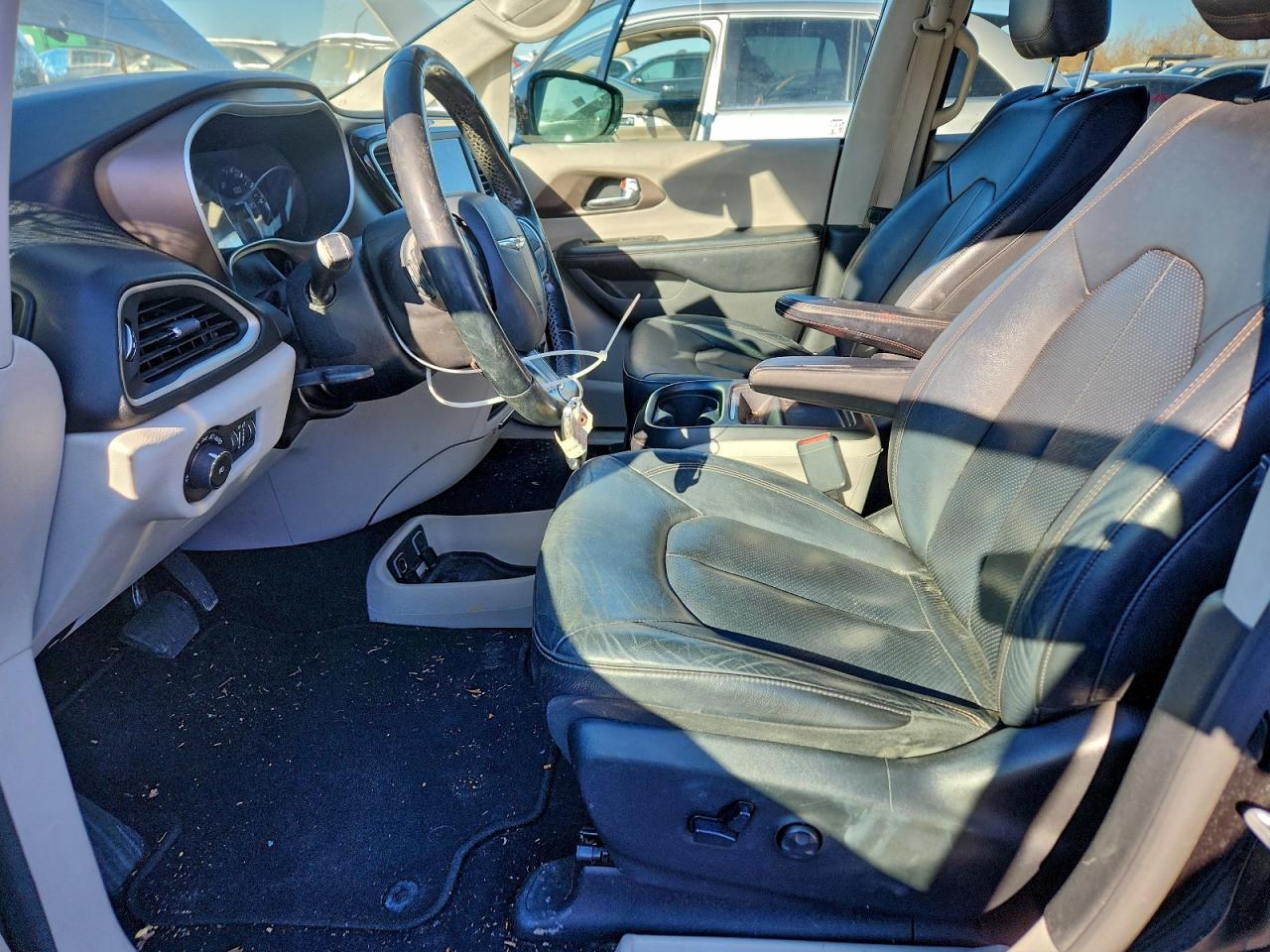 2019 CHRYSLER PACIFICA TOURING L photo 7