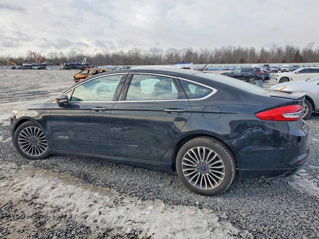 2017 FORD FUSION TITANIUM HEV photo 2
