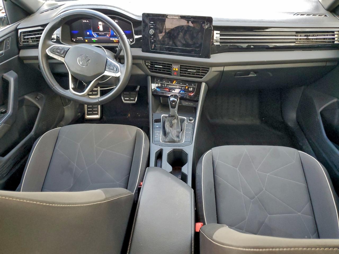 2025 VOLKSWAGEN JETTA SPORT photo 8