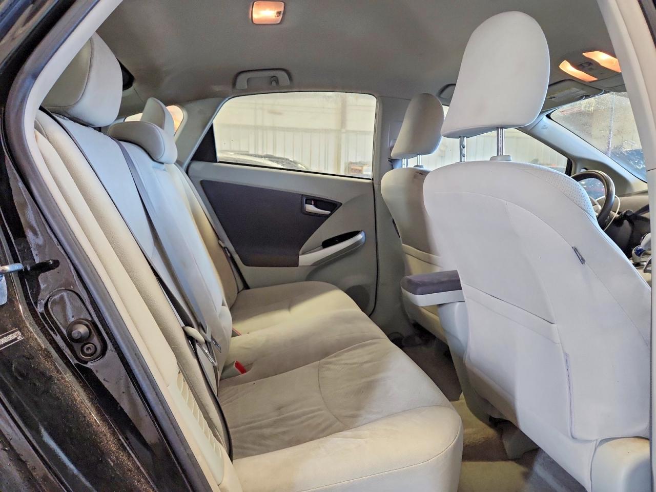 2011 TOYOTA PRIUS photo 10