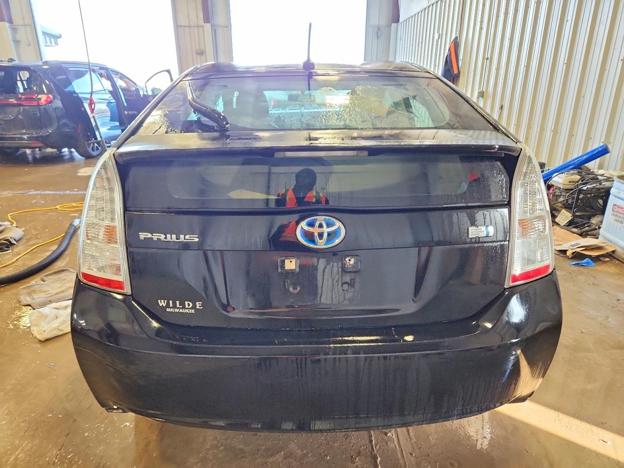 2011 TOYOTA PRIUS photo 6