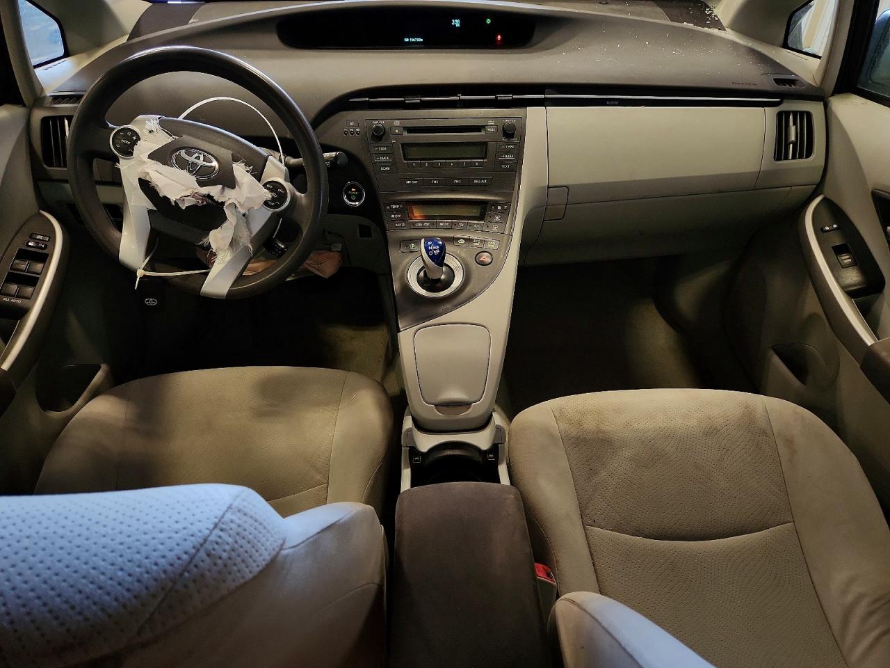 2011 TOYOTA PRIUS photo 8